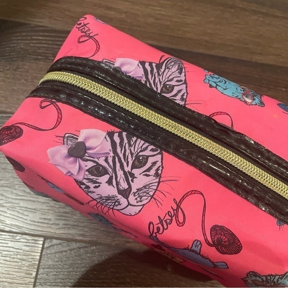 Betsey Johnson Cat Makeup/Cosmetic Bag OS - Picture 6 of 12